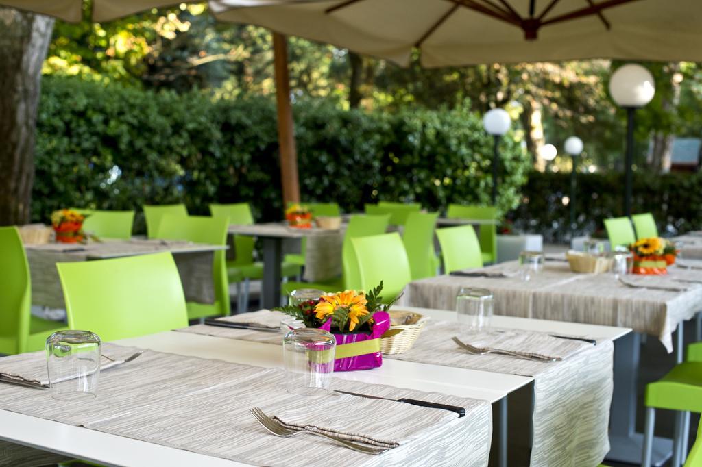 Club Village & Hotel Spiaggia Romea Lido di Volano Exterior photo