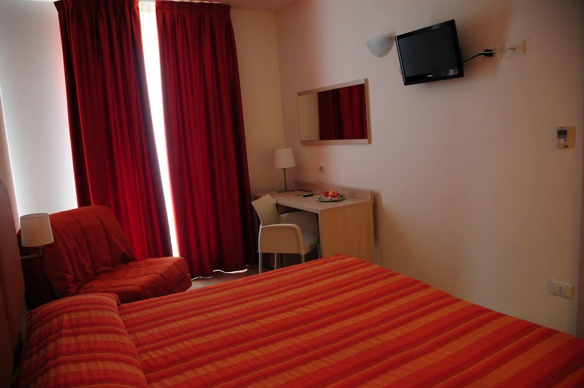 Club Village & Hotel Spiaggia Romea Lido di Volano Exterior photo
