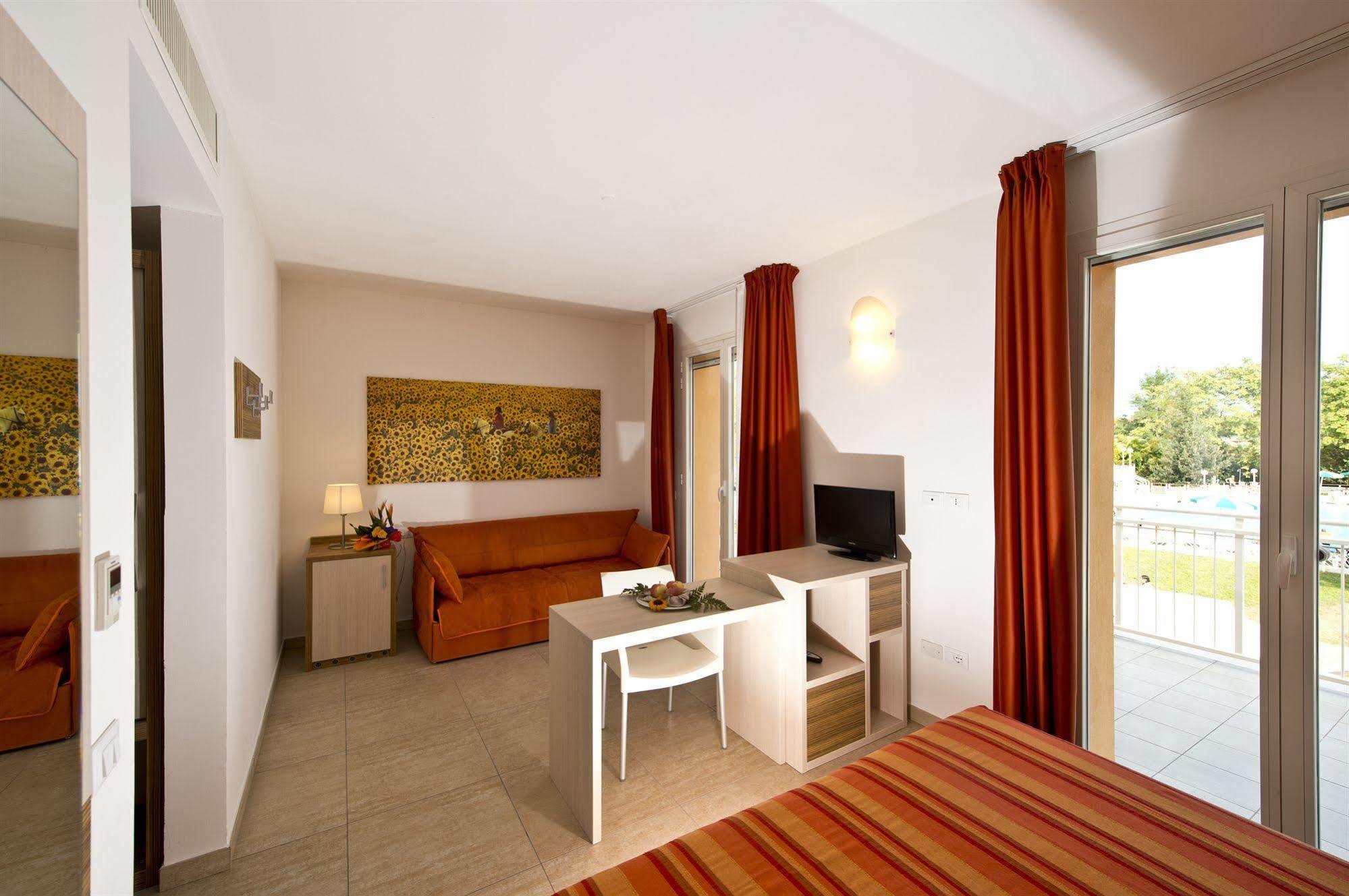 Club Village & Hotel Spiaggia Romea Lido di Volano Exterior photo